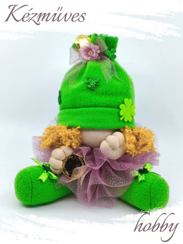 Quilling ajándék - Manók - A Szerencsehozó lány Manó (mályva) - Manók