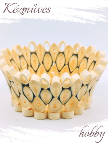 Quilling ajándék - Ünnepek - Barack színű tálka - Quilling ajándék