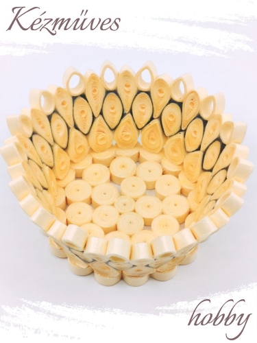 Quilling ajándék - Ünnepek - Barack színű tálka - Quilling ajándék