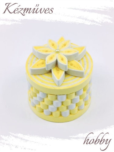 Quilling ajándék - Ünnepek - Kör alakú ékszerdoboz - Karácsonyi ajándékok