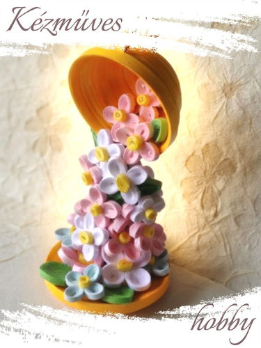 Quilling ajándék - Quilling termékek - Virág zuhatag - Quilling Asztaldísz