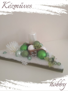 Quilling ajándék - Karácsony - Fehér-Zöld háromszög - Karácsonyi asztaldísz