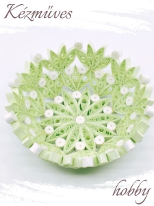 Quilling ajándék - Karácsonyi ajándékok - Legyező formás tálka - Karácsonyi ajándékok